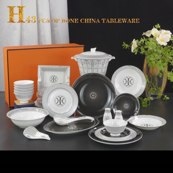 Hermès H Déco Dinnerware Set