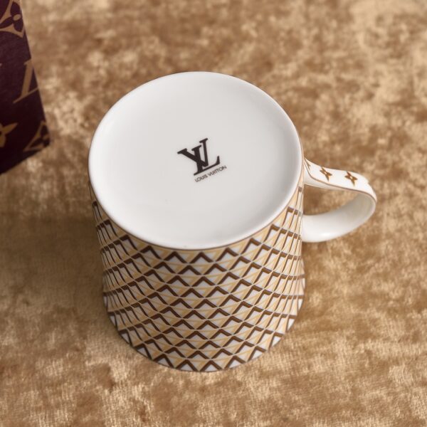 Louis Vuitton Coffee Cups Dishes bone China