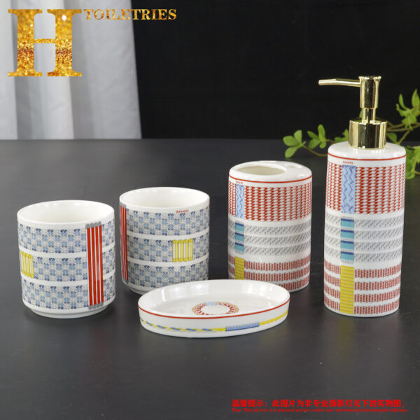 Hermès Tressages Equestres Porcelain Dinner Plates - Durable & Stylish