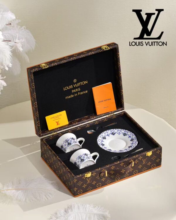 LV Louis Vuitton Side Plate LV By The Pool Tableware Monogram Flower Auth Dinnerware Set Coffee Cup